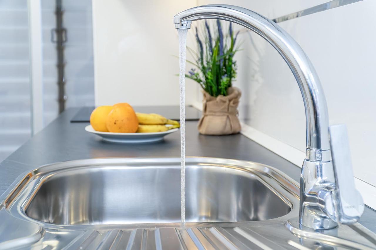 B Casacafe Madrid Pozuelo 2 Bano Fuera De La Habitacion O Compartido Pozuelo de Alarcon Ngoại thất bức ảnh
