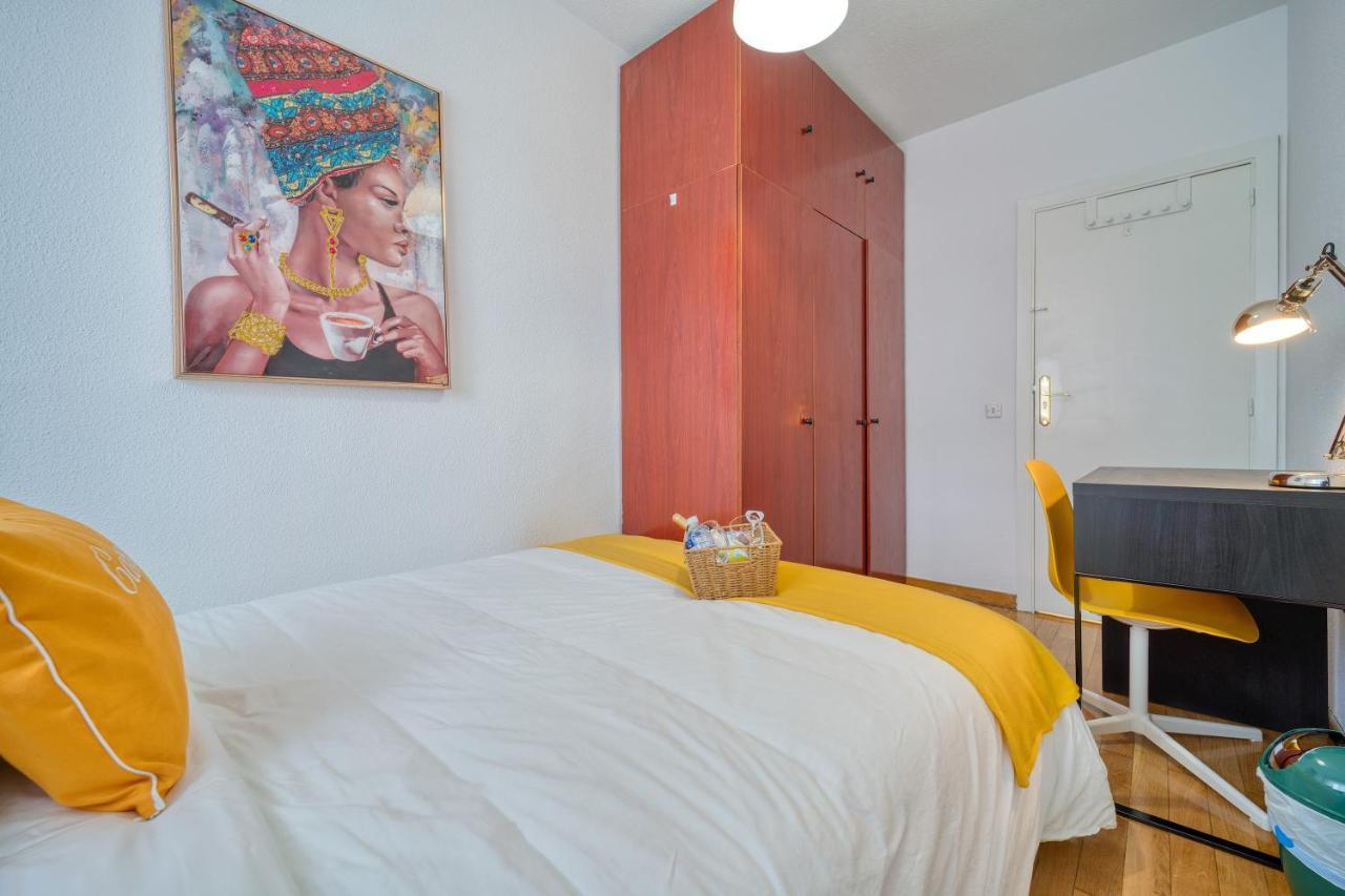 B Casacafe Madrid Pozuelo 2 Bano Fuera De La Habitacion O Compartido Pozuelo de Alarcon Ngoại thất bức ảnh