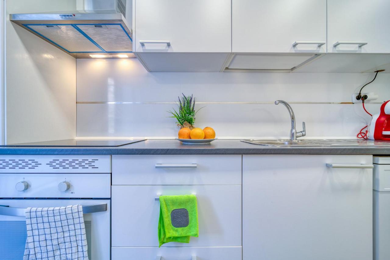 B Casacafe Madrid Pozuelo 2 Bano Fuera De La Habitacion O Compartido Pozuelo de Alarcon Ngoại thất bức ảnh