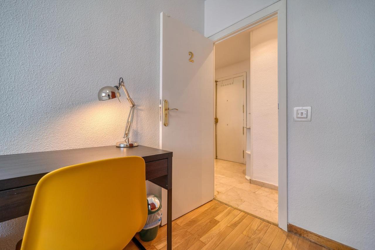 B Casacafe Madrid Pozuelo 2 Bano Fuera De La Habitacion O Compartido Pozuelo de Alarcon Ngoại thất bức ảnh