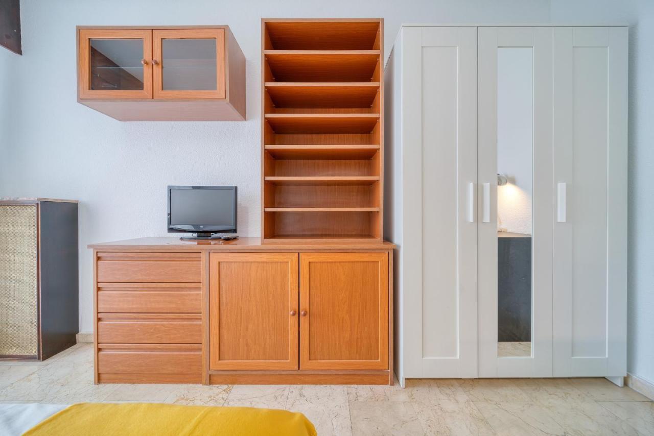 B Casacafe Madrid Pozuelo 2 Bano Fuera De La Habitacion O Compartido Pozuelo de Alarcon Ngoại thất bức ảnh