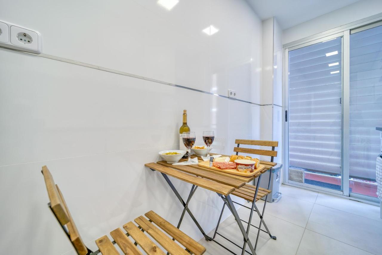 B Casacafe Madrid Pozuelo 2 Bano Fuera De La Habitacion O Compartido Pozuelo de Alarcon Ngoại thất bức ảnh